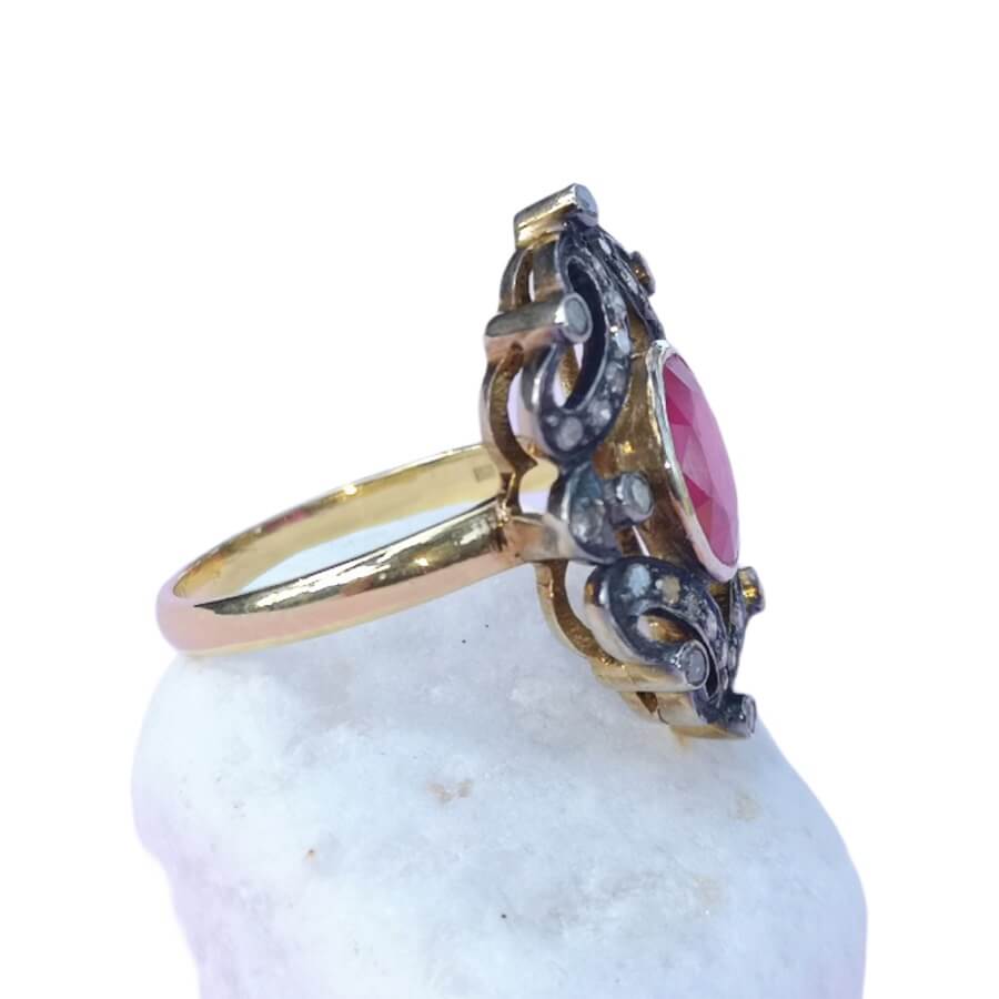 Ruby and Diamonds Gold Vintage Ring - SOPHYGEMS